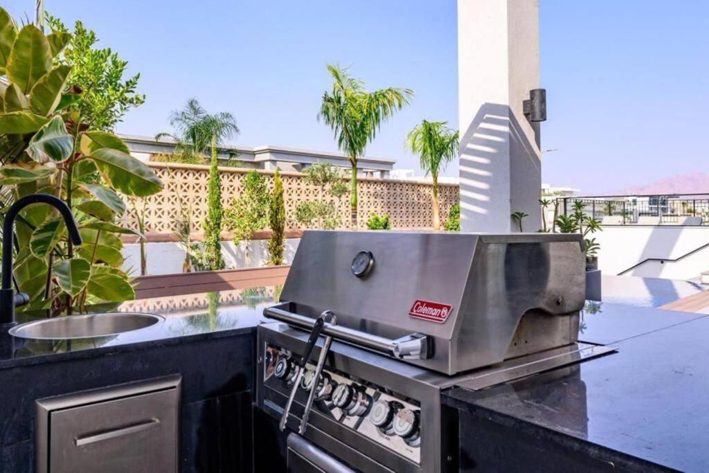 Villa Six Eilat Bagian luar foto