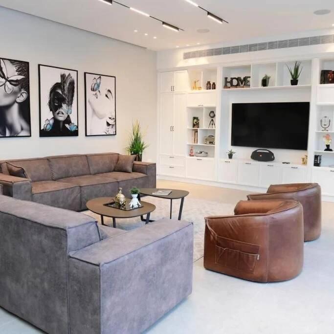 Villa Six Eilat Bagian luar foto