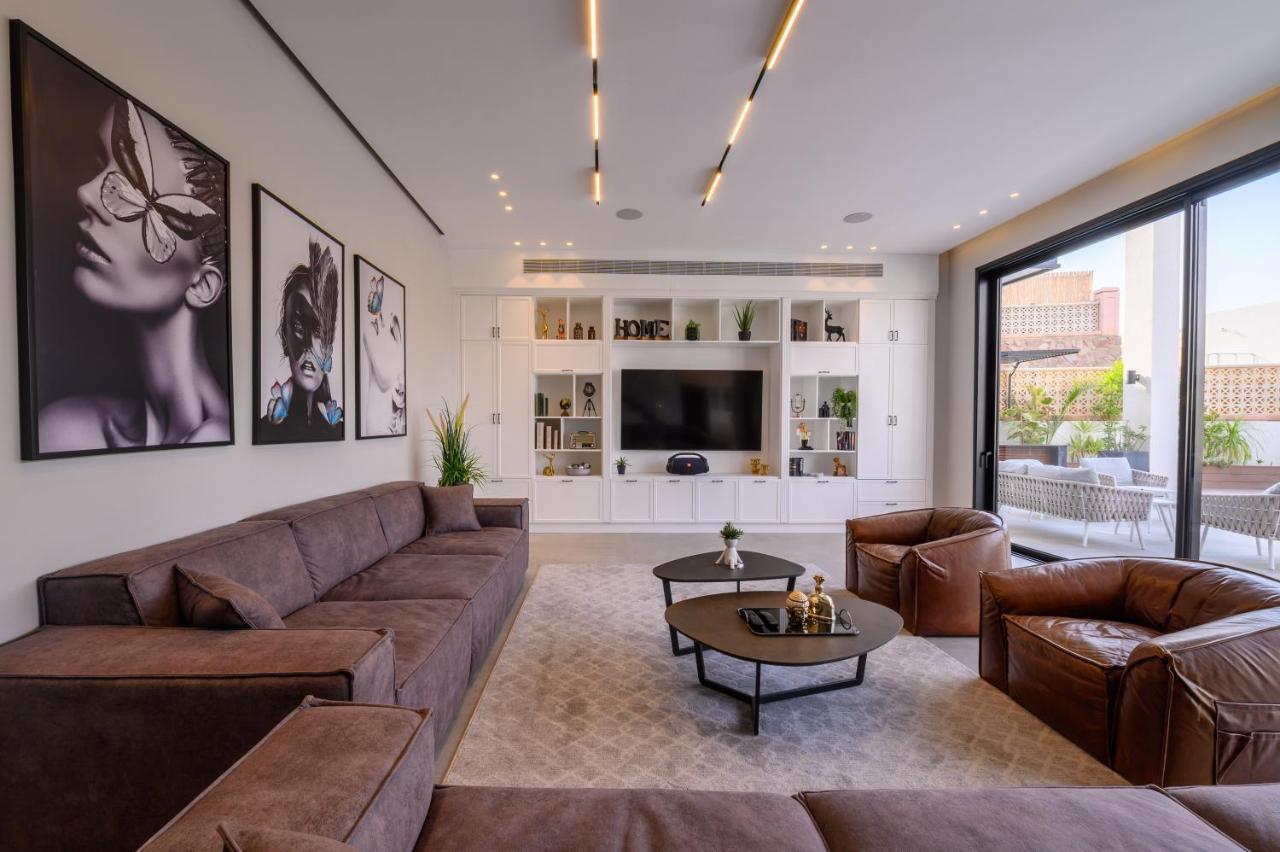 Villa Six Eilat Bagian luar foto