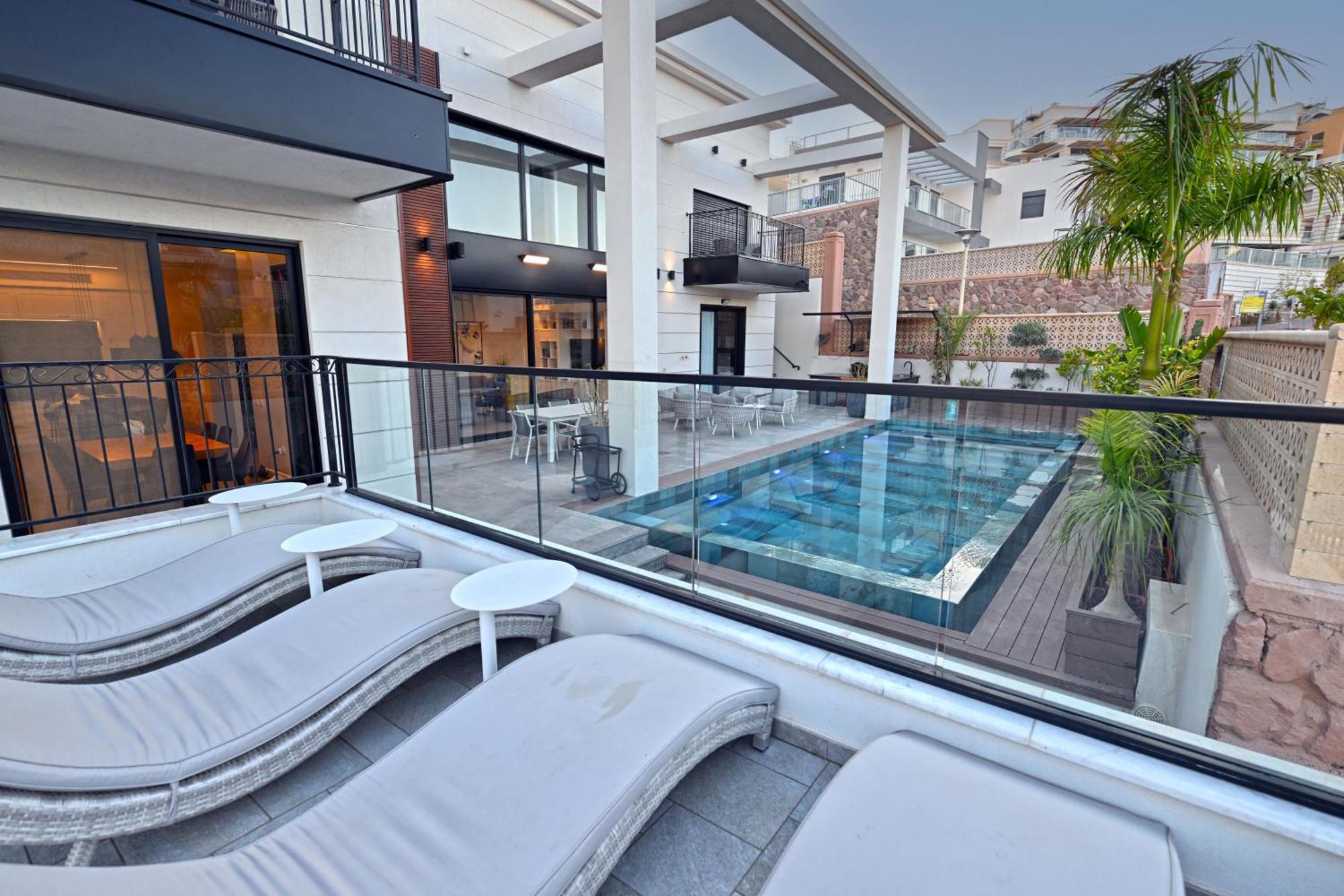 Villa Six Eilat Bagian luar foto